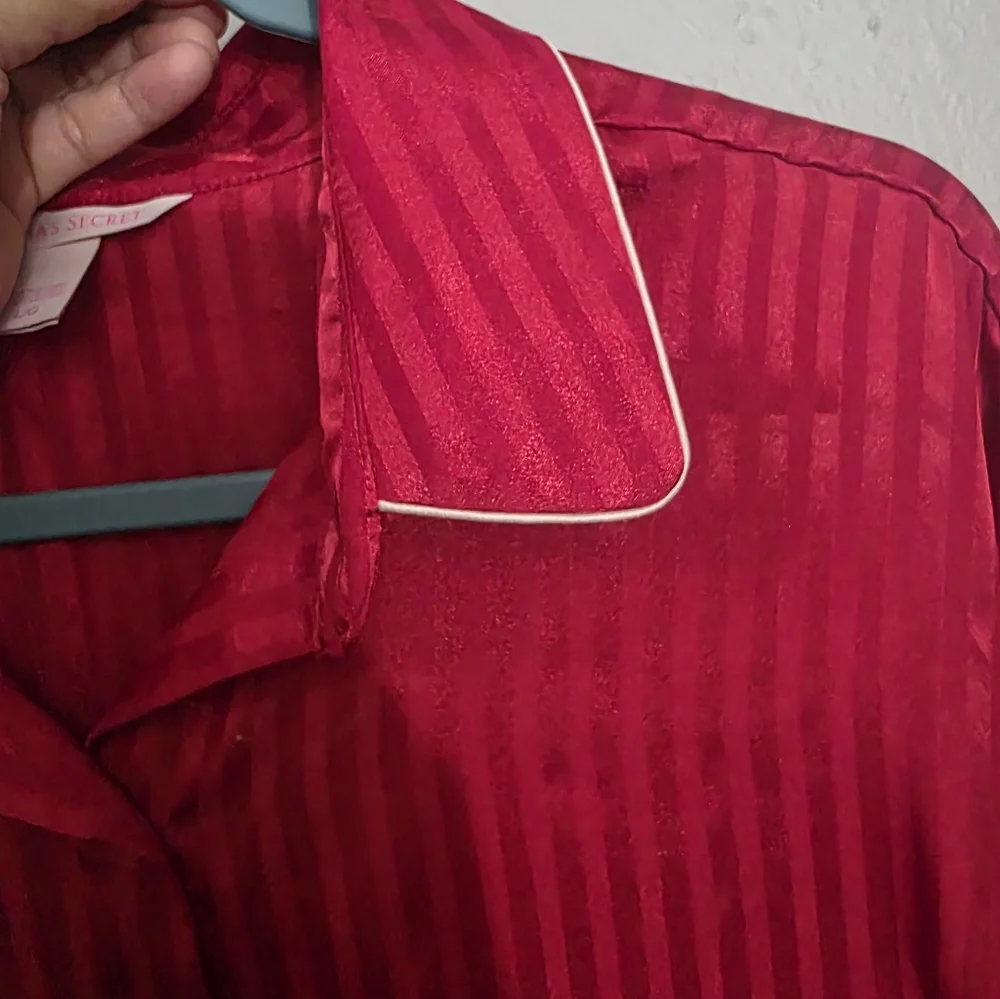 Vintage Victoria’s Secret Red Pajama Shirt Large - Picture 6 of 7